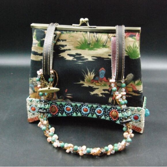 Mary Francis Happy Trails beaded kisslock frame shoulder bag - Picture 1 of 10